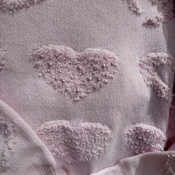 Chicwish - PEARL TRIM HEART JACQUARD OVERSIZED KNIT SWEATER IN PINK - Picture 4 of 6